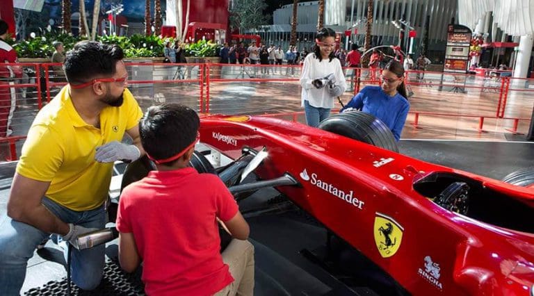 ferrari-world-Tyre-Change-Experience-41.jpg
